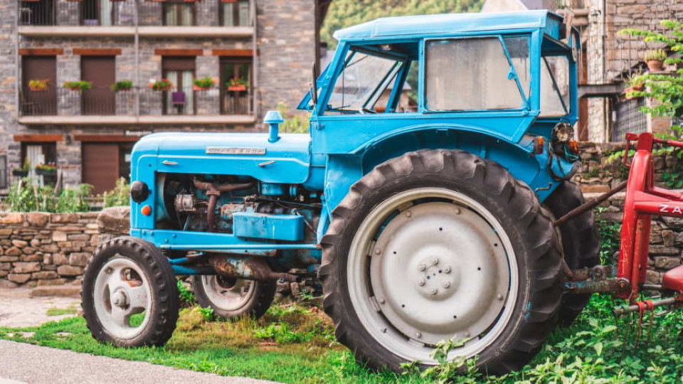 stary traktor 2