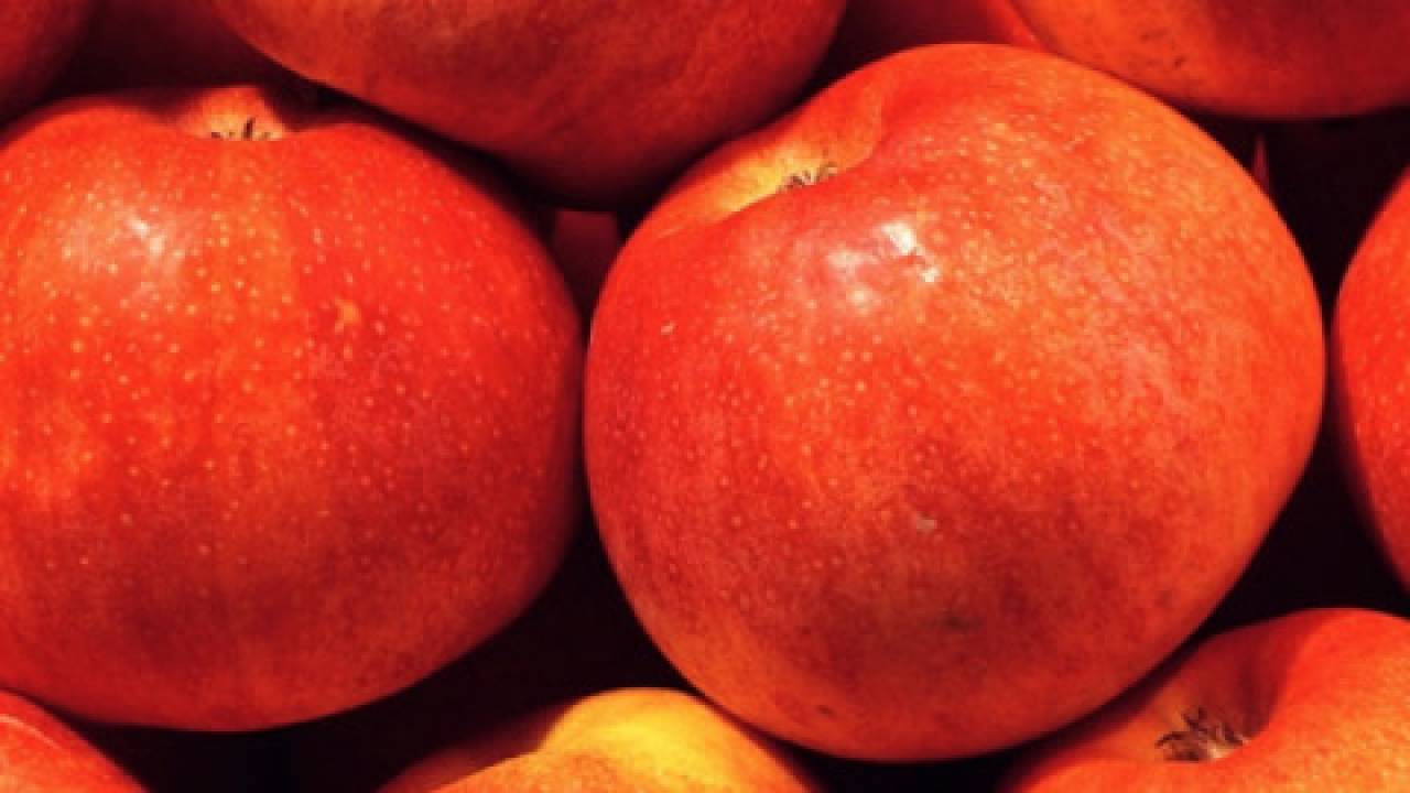 Pierwsze polskie jabłka w Chinach. Otwarto Centrum Importu Owoców