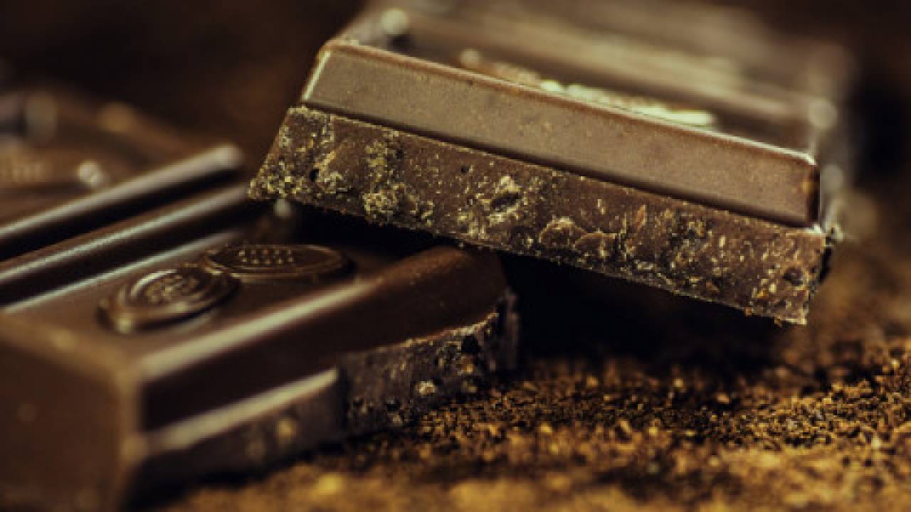 Nasz organizm potrzebuje przeciwutleniaczy. Jest na to sposób – czekolada!